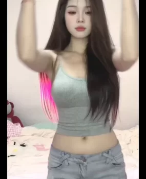 天河依依美女