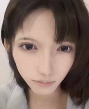 巨瘦巨苗条的兼职小妹