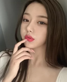 大奶子小骚货，干得她白浆直流，高潮会喷水