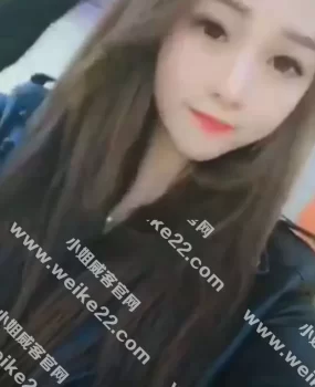 年轻可爱活力四射的小妹子