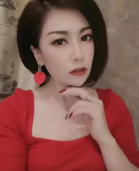 南京小市附近的模特妹子