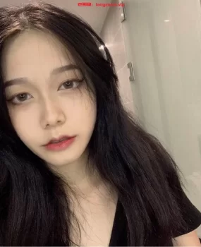 爆操成都服装妹 喜欢玩服务诱惑 逼水像水龙头